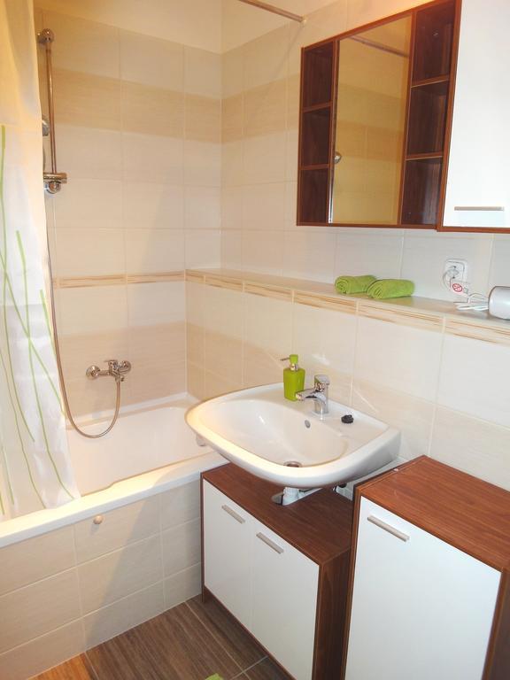 Aqua Apartmanok Печ Екстериор снимка